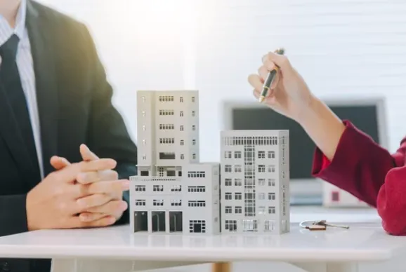 🏠❄️ 建売住宅にエアコンがない理由は？取付工事の方法や注意点を解説 💡✨