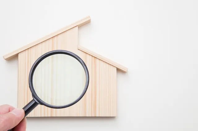 🧱🏡 不動産の擁壁について！売却しにくい理由や対処法も解説 ⚠️💡